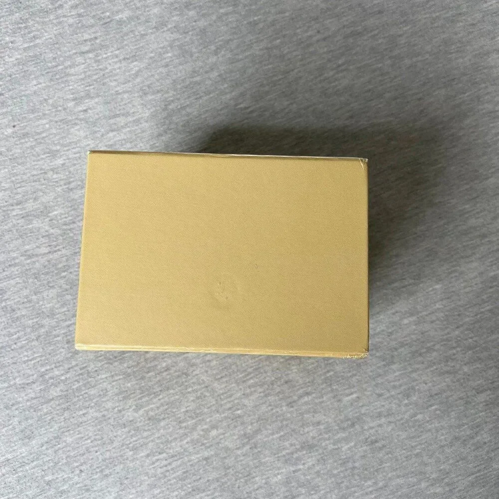 Michael Kors comes box